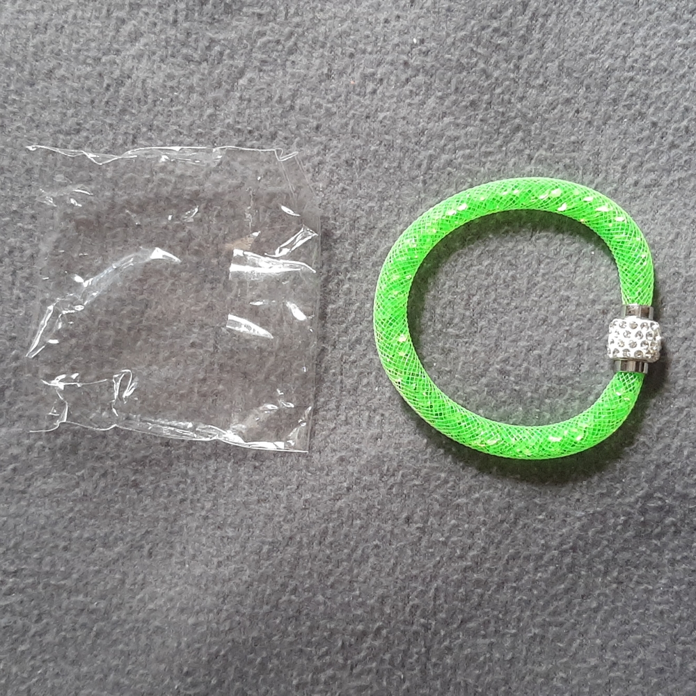 (2/$20) New Mesh Crystal Bracelet with Crystal Magnet Clasp Neon Green